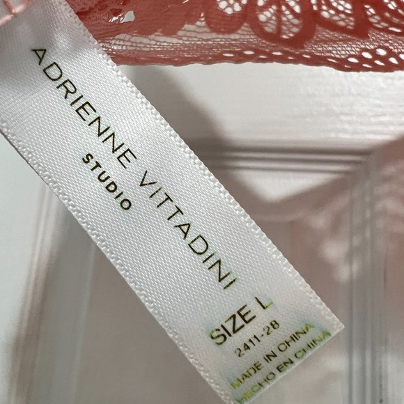 Adrienne Vittadini Sexy Pink Lace Bra Size - Large NWOT - Picture 7 of 8